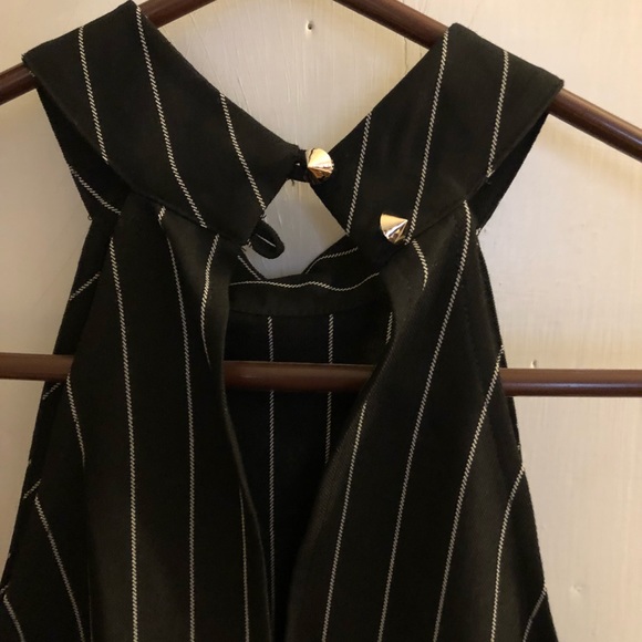 Unique Black top with slit sides - Picture 3 of 4